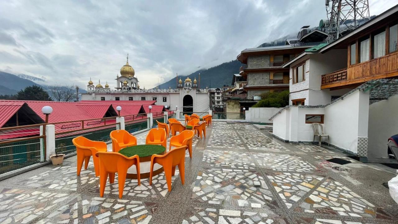 Hotel Hilltop At Mall Road Manali With Open Terrace Exterior photo