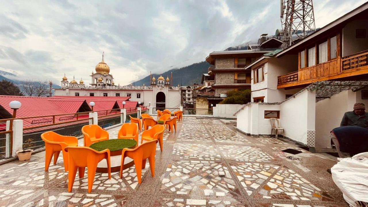 Hotel Hilltop At Mall Road Manali With Open Terrace Exterior photo