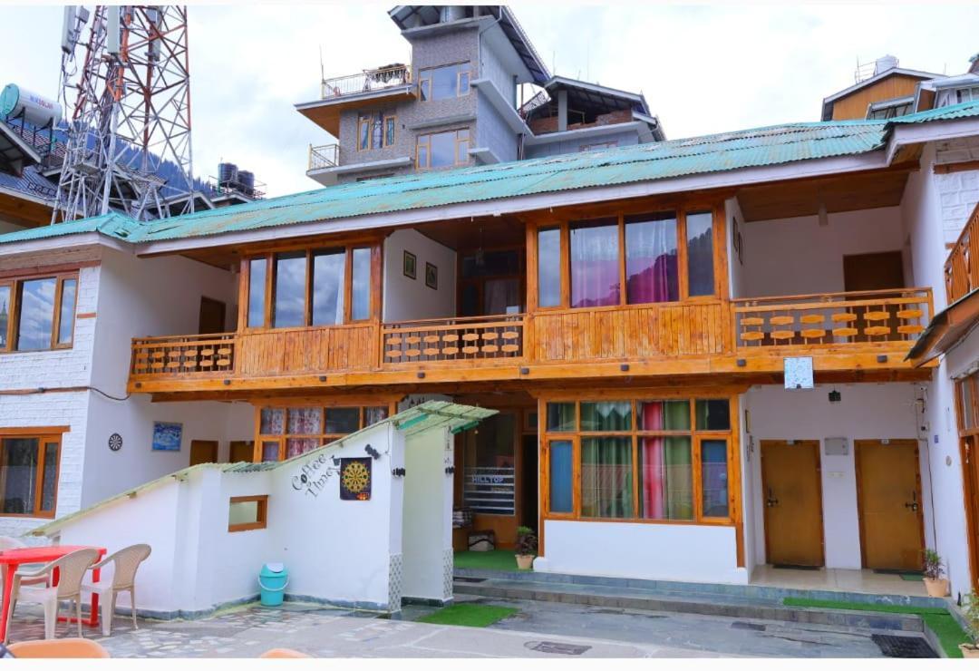 Hotel Hilltop At Mall Road Manali With Open Terrace Exterior photo